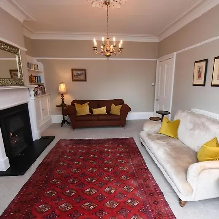 Апартаменты Self Catering - West End *