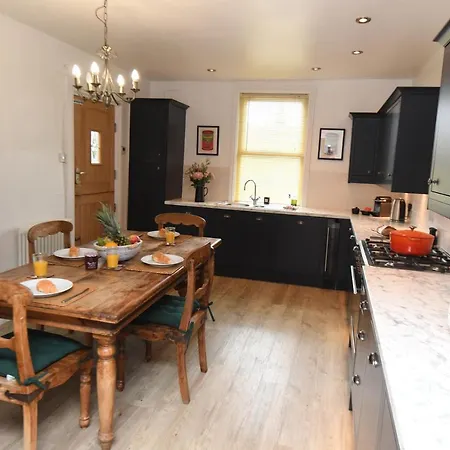 Self Catering - West End *