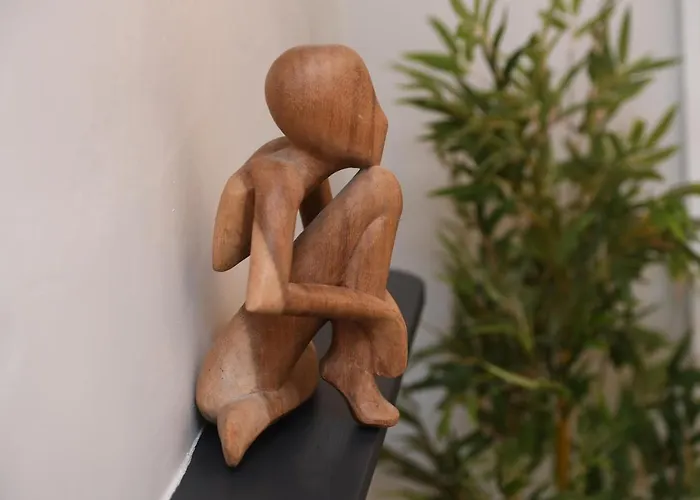 Self Catering - West End