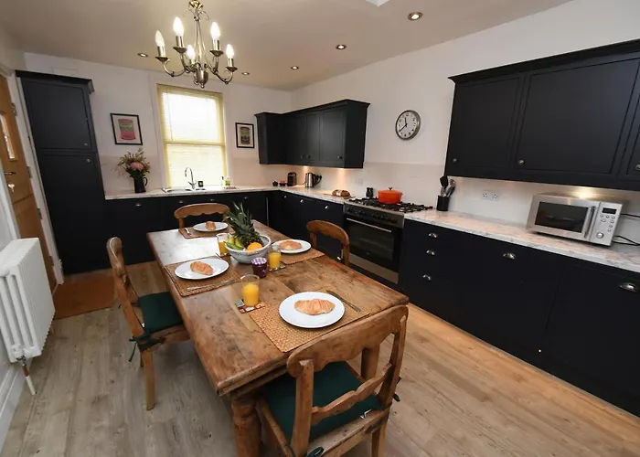 Self Catering - West End *