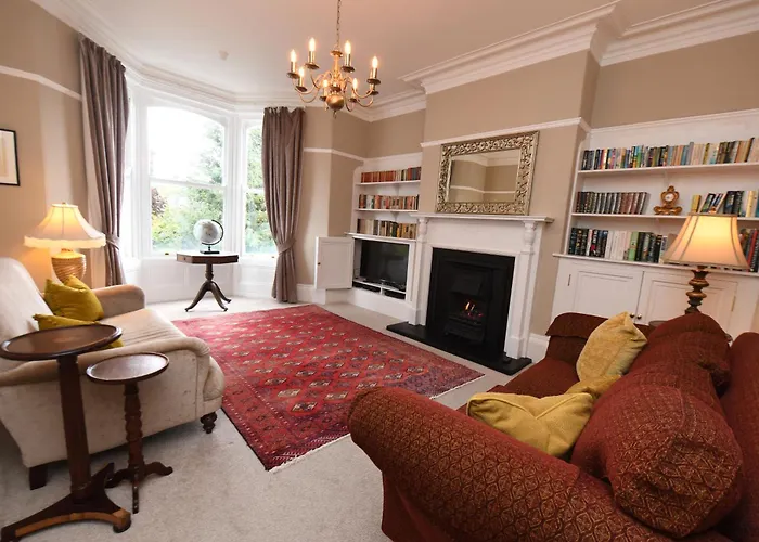 Daire Self Catering - West End